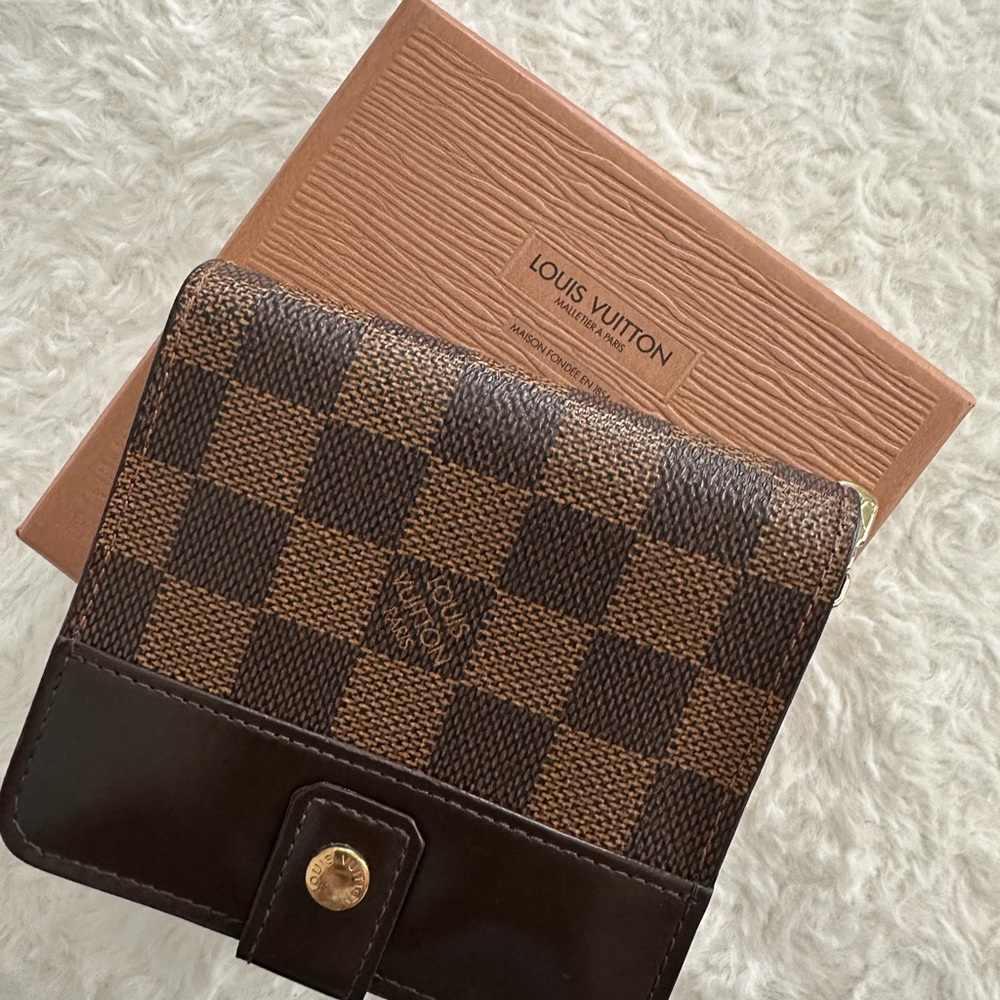Louis Vuitton Damier Ebene Wallet With Box!!